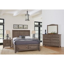 Cool Farmhouse Bedroom w/ Panel Bed